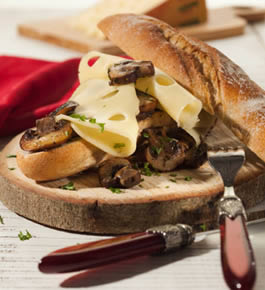 Sandwich met gebakken champignons